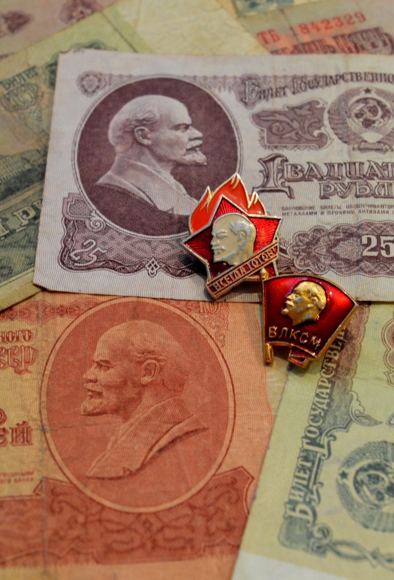economy, communication, human representation, currency, paper, male likeness, still life, wealth, representation, business, backgrounds, lenin, paper currency