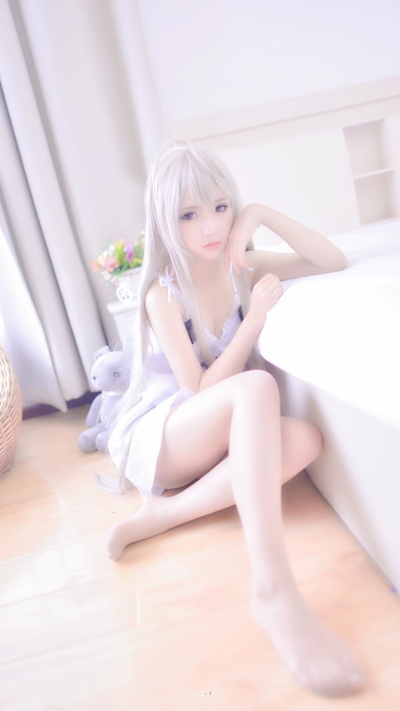 hair, purple, portrait, white, s, front view, top, kinpatsu cosplay, child, ballet, innocence, blond hair, beautiful woman, ballet dancer, one person, girls