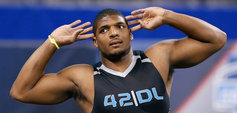 one Man Only, one Young Man Only, portrait, adult, sportsman, holding, s, athlete, sports Clothing, football player, males, masculinity, competition, professional Sport