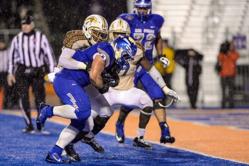 sportsman, full length, men, cooperation, challenge, sport, competition, 1080P, winter sport, sports team, teamwork, stadium, football, american, athlete