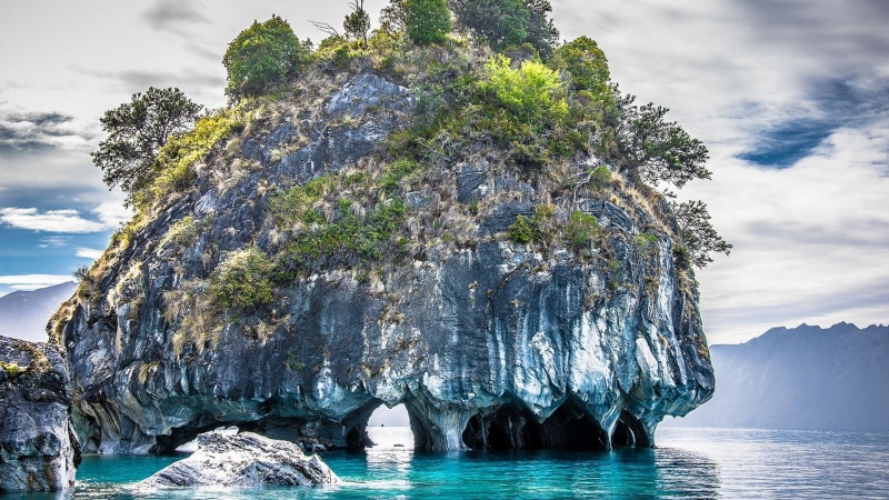 rock, sea, beauty in nature, rock - object, nature, cloud - sky, rock formation, no people, trees, sky, erosion, shrubs, Patagonia, 1080P, turquoise, marble