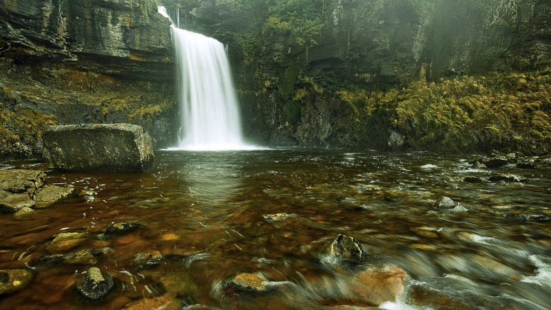 motion, waterfall, tree, rock - object, power in nature, blurred motion, rock, non-urban scene, power, long exposure, 1080P, no people, solid, stream - flowing water