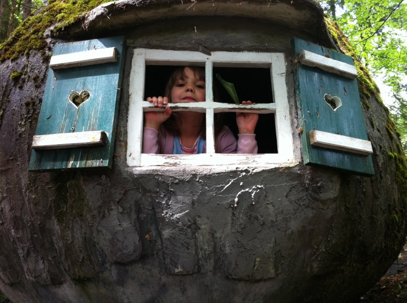 treehouse, black, fairy tale park, day, children, child, looking through window, reflection, built structure, headshot, real people, hide, females, 2K