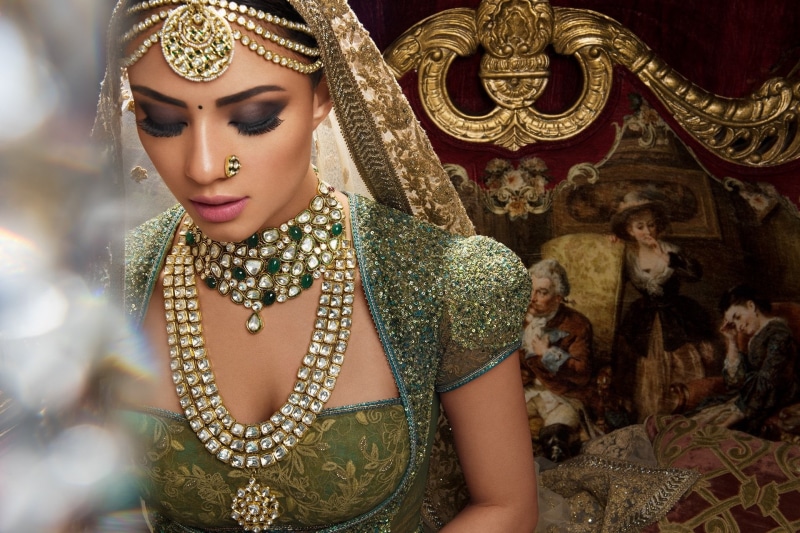 indoors, 1080P, Jewelry, Veil, Necklace, Saree, Bokeh, traditional clothing, gold colored, young women, ornate, looking at camera, adult, Indian, Makeup