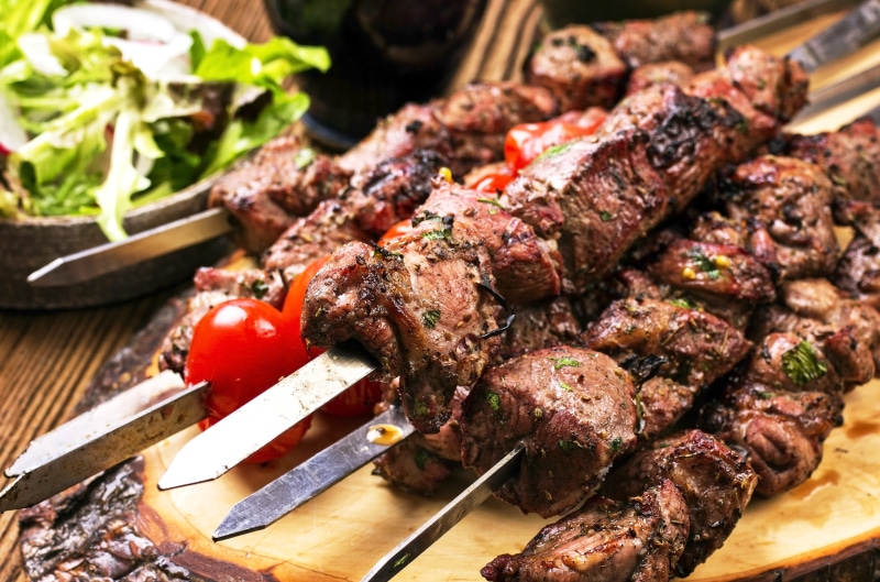 4K, kebab, pork, roasted, ready-to-eat, marinated, heat - Temperature, rib, tomato, serving size, outdoors, vegetable, grilled, meal, wood - Material