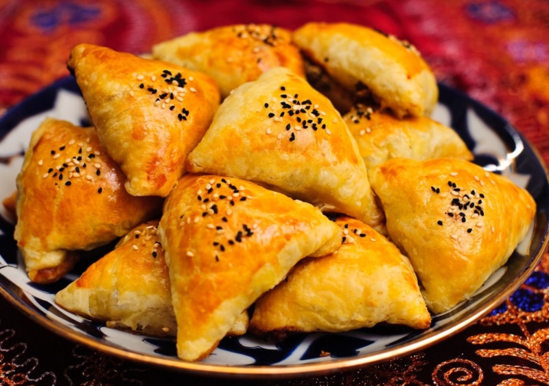 samosa, indoors, dinner, temptation, no People, chinese food, high angle view, crispy, gourmet, food And Drink, still life, homemade, food, stuffed, chicken Meat