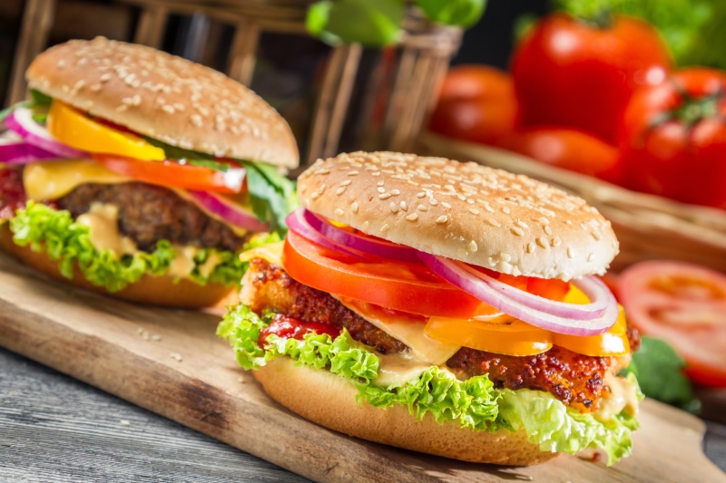 sesame, onion, cheeseburger, bun, rustic, large, tomato, fat, burger, two, red, side Dish, lettuce, wood - Material, selective Focus, grilled, cheese, unhealthy Eating