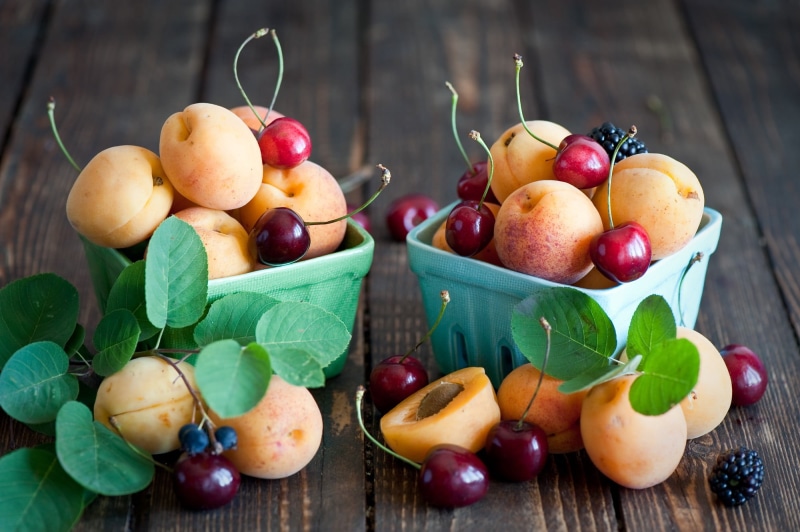 table knife, healthy eating, large group of objects, several, leaf, choice, bowl, ripe, food, 1080P, table, fruit, cherry, fruits, food and drink, plant part