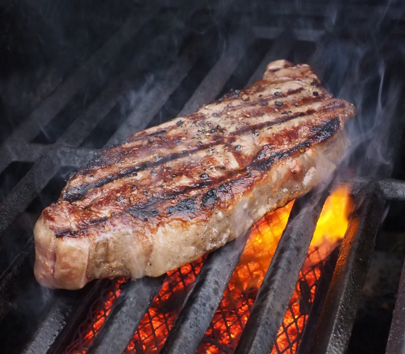 flame, heat - Temperature, protein, backyard, char-grilled, red meat, cooking, bbq party, barbecue, barbecue party, steel, bbq grill, preparing food, fire - Natural Phenomenon