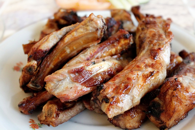 the ribs on the fire, high angle view, grilled, barbecue, temptation, plate, freshness, chicken meat, dinner, meat, wellbeing, food, on the nature, picnic