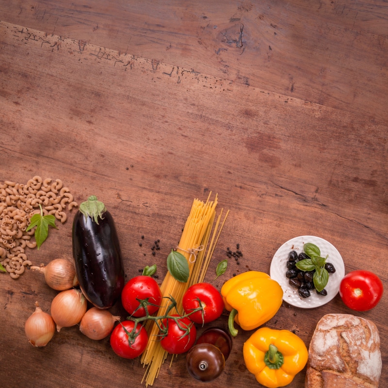 spaghetti, bell pepper, top, plate, vegetable, no people, vegetables, variation, vegetarian, tomato, meal, mediterranean, pepperoni, nutrition, no meat