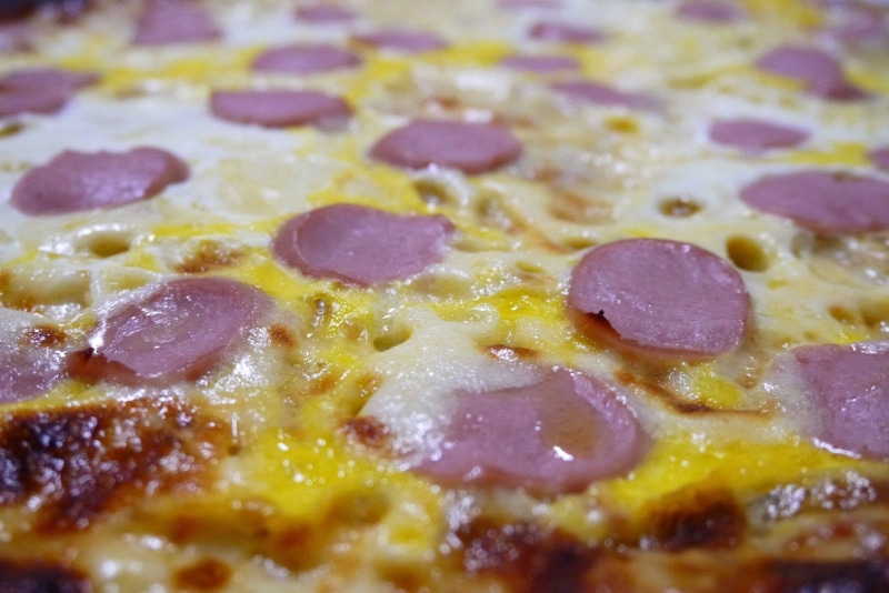 cake, close-up, food and drink, sweet, 1080P, unhealthy eating, indulgence, sweet food, baked, backgrounds, freshness, indoors, still life, pizza, selective focus