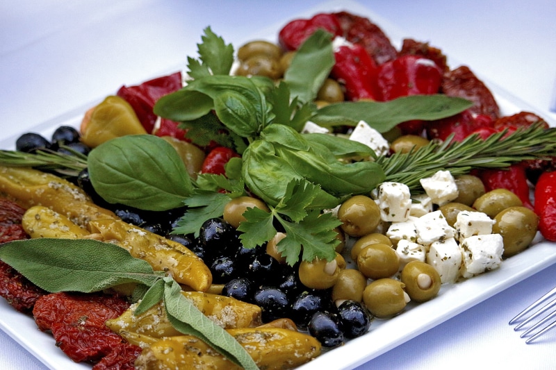 freshness, food, court, tray, basil, tomatoes, feta, leaf, frisch, delicacy, tasty, lunch, pepperoni, sun dried tomatoes, 2K, no people, plate, dine, dinner