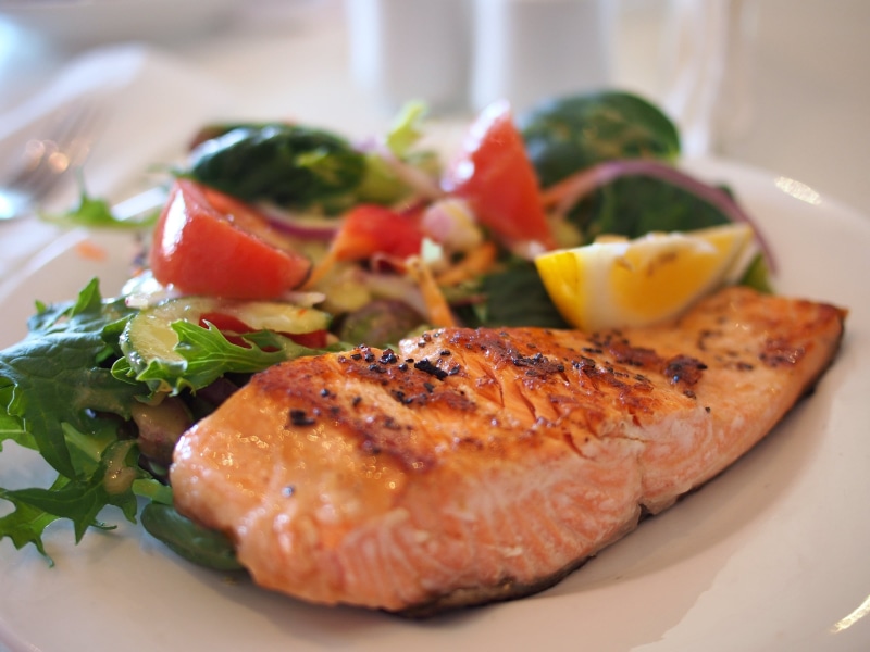 restaurant, dinner, indoors, fruit, crockery, barbecue, garnish, tomato, meat, gourmet, grilled, 2K, wellbeing, temptation, fillet, healthy eating, lunch