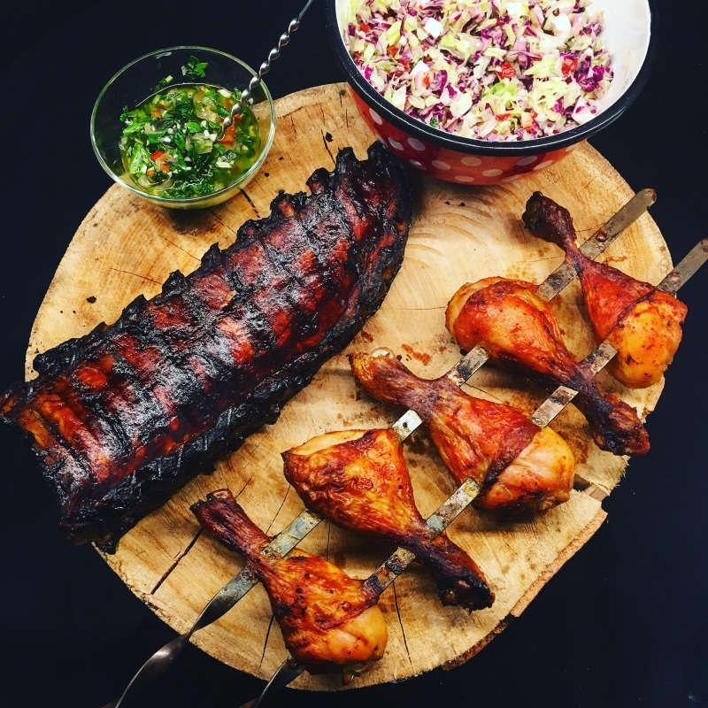 barbeque, wellbeing, 2K, temptation, healthy eating, snack, ready-to-eat, indulgence, table, bbq, barbecue, meat, drumsticks, rib, chicken, still life