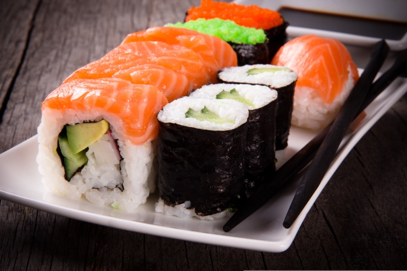 ready-to-eat, rolls, crockery, prepared Fish, no people, sticks, wasabi Sauce, food, raw Food, rice - Food Staple, tuna, dinner, slice, nori, maki Sushi