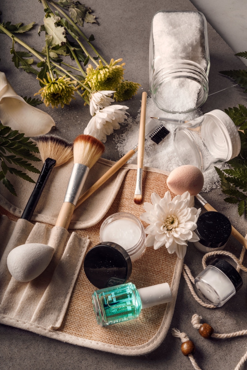 Cosmetics, nature, flowering plant, beauty in nature, Flatlay, photo, bottle, no people, container, indoors, vase, flower, fragility, body care, freshness