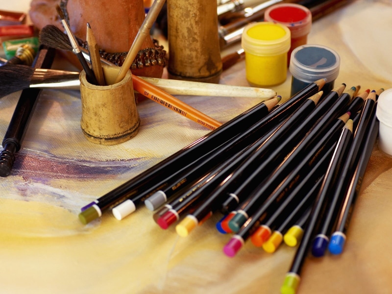 indoors, paper, brush, 720P, paintbrushes, metal, table, calligraphy, art and craft, large group of objects, equipment, close-up, container, gray, paintbrush