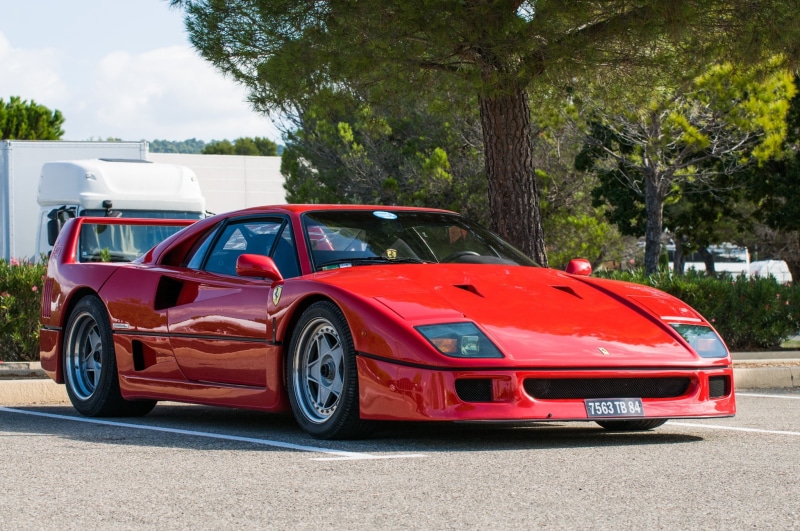 car, road, red, sunlight, no people, plant, Ferrari, street, sky, tree, sports car, day, nature, luxury, F40, city, convertible, stationary, 1080P, motor vehicle