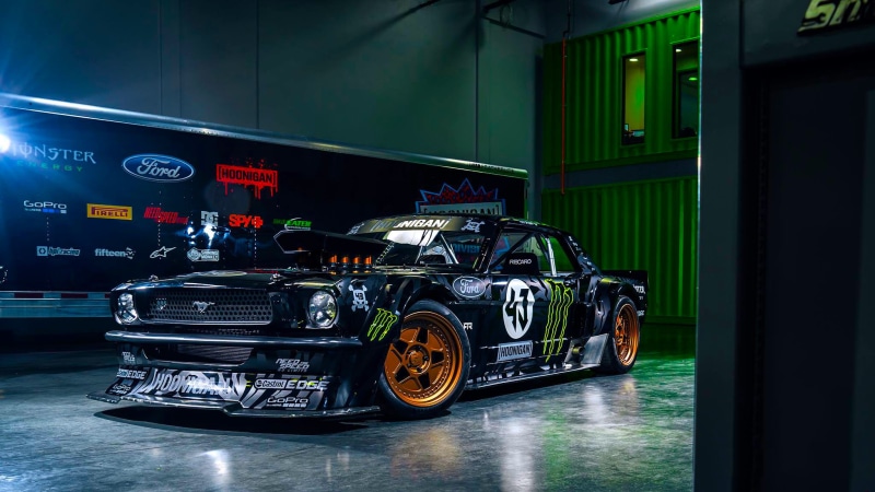 exhibition, luxury, competition, Block, engine, shiny, compact Car, design, front View, SEVEN, wheel, grille, style, sports Car, fire engine, sports, low Profile Tires