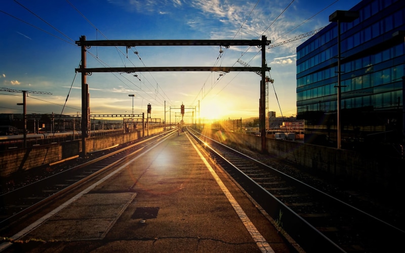 railroad track, built structure, sky, house, nature, the way forward, architecture, outdoors, brown, railway, no people, 1080P, sunlight, transportation