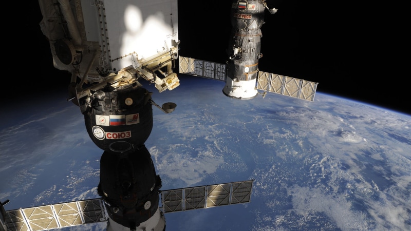 snow, planet earth, Roscosmos, space travel vehicle, black, winter, 1080P, NASA, space, mode of transportation, flying, International Space Station, Roscosmos State Corporation