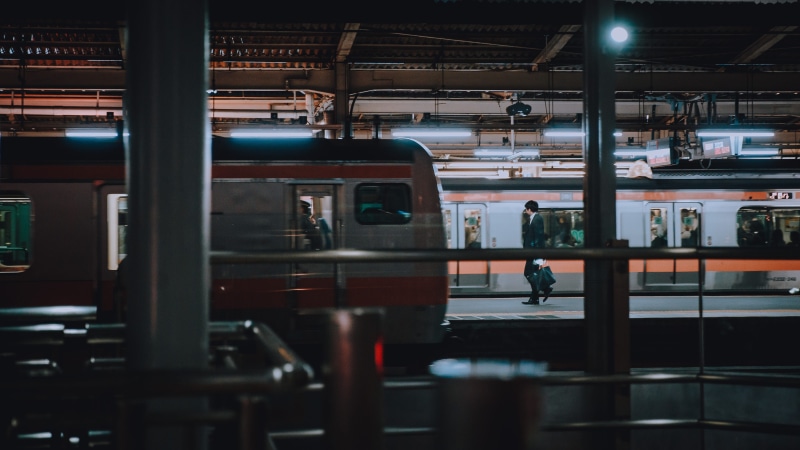 5K, life, waiting, land vehicle, night, group of people, walking, terminal, crossover, rail transportation, black, real people, track, travel, train, train station