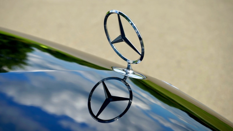 badge, wheel, nature, shape, absence, icon, glasses, logo, vehicle, travel, glass - material, simplicity, car, design, reflection, sunlight, mercedes, day