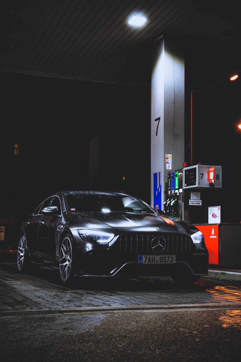 mercedes-benz, refueling, mercedes, 5K, rain