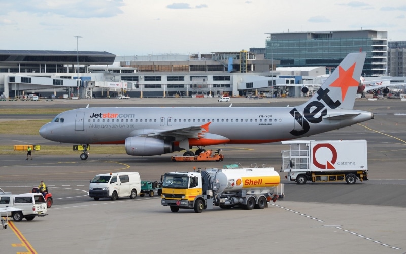 Airbus, land vehicle, leaving, Airport, arrival, commercial airplane, incidental people, road, Jetstar, Refueler, sky, Aircraft, aerospace industry, Aircrafts