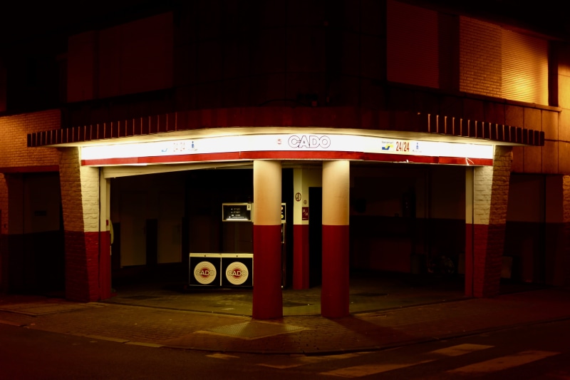 saint-gilles, hopper, convenience, corner, street, architecture, illuminated, mode of transportation, western script, edward hopper, brussels, 5K, built structure