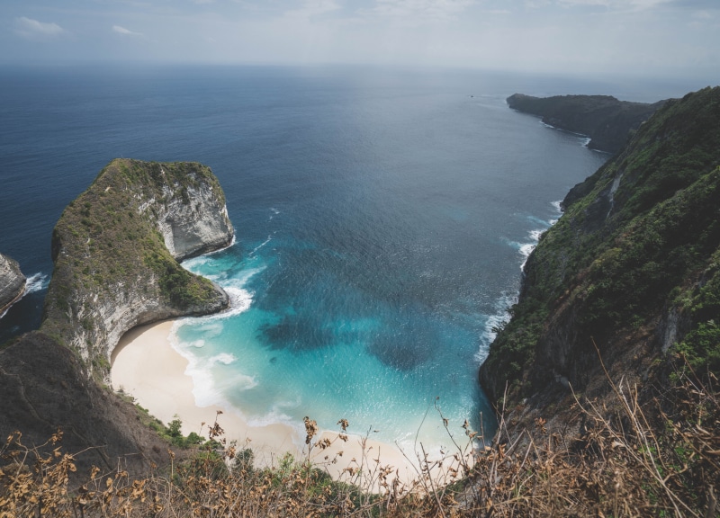t, shoreline, rocky coastline, beach, nusa, horizon over water, rock - object, rock, land, beauty in nature, 5K, idyllic, water, coast, high angle view