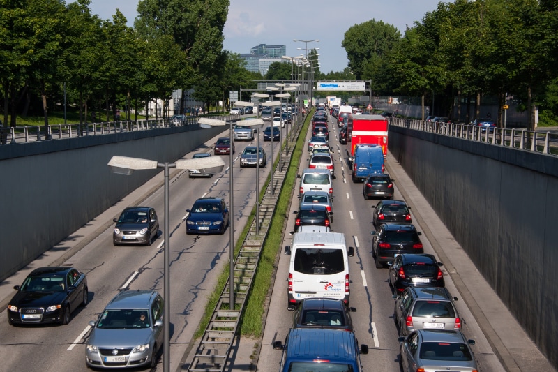 on the move, 4K, multiple lane highway, plant, day, car, city, city life, transportation, architecture, highway, sign, rush hour, road, in a row, land vehicle