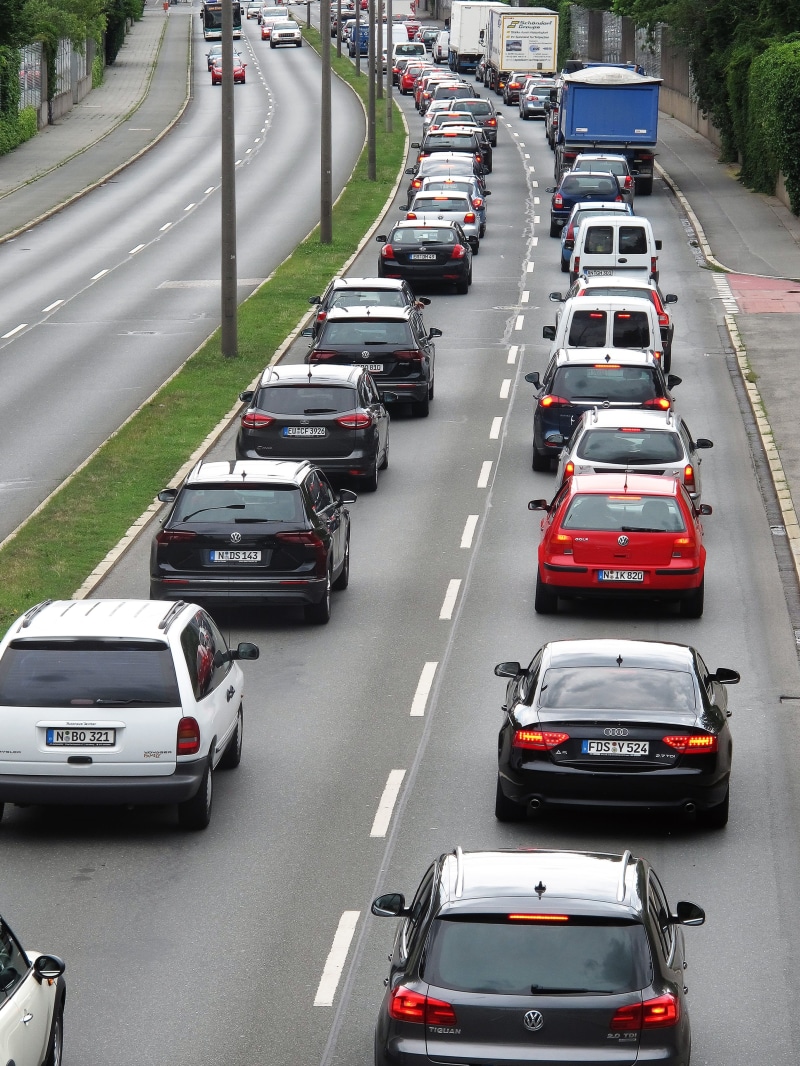 city life, offense, traffic jam, land vehicle, backwater, City, Traffic, transportation, pkw, incidental people, in a row, commuter, direction, motion