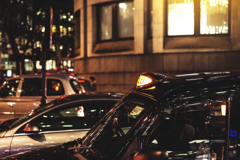 mode of Transport, street, london, night, taxi, city Life, focus on foreground, city, land Vehicle, London taxi, Black, architecture, illuminated, transportation
