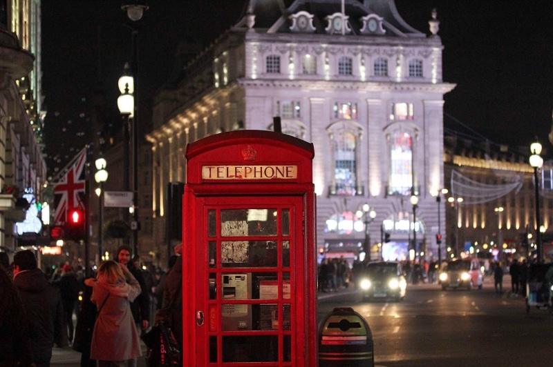 travel, connection, telephone booth, technology, night, building exterior, city, london, illuminated, street, incidental people, government, communication