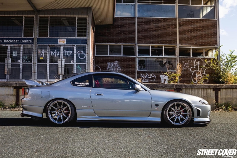 mode of transportation, 1080P, no people, nature, car, sunlight, sports car, transportation, building exterior, silver cars, built structure, land vehicle