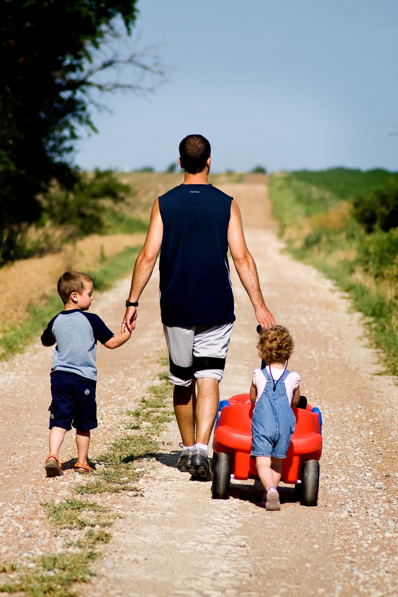 happy family outdoors, real people, positive emotion, family happy, daddy, offspring, women, bonding, children, two, casual clothing, males, leisure activity