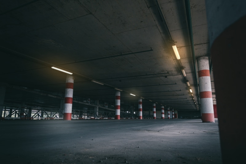empty, street, lighting equipment, architecture, 5K, illuminated, parking area, building, transportation, architectural column, parking, outdoors, built structure