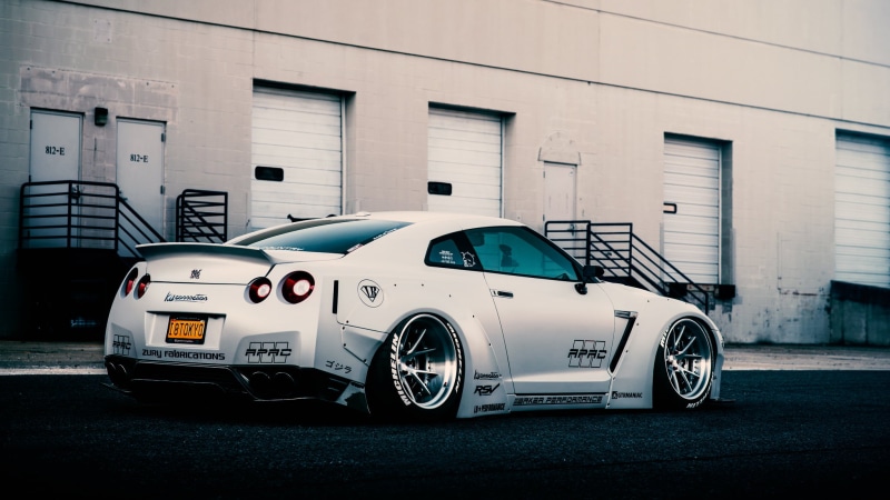 Nissan, Japan, White, side view, Walk, city, silver, Car, outdoors, building exterior, motor vehicle, Liberty, mode of transportation, 1080P, Rear, street
