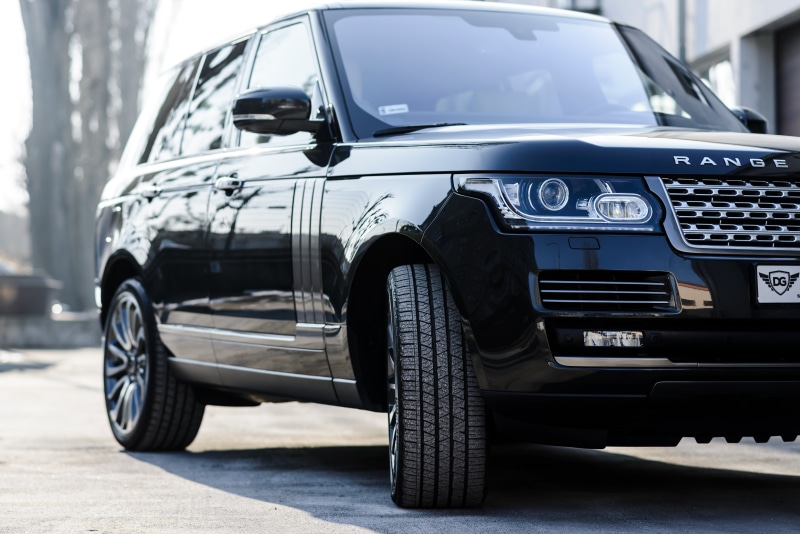 extreme, auto, driving, front view, suv, technology, no people, stationary, gray, mobile, vehicle, outdoors, truck, track, elegance, outdoor, focus on foreground
