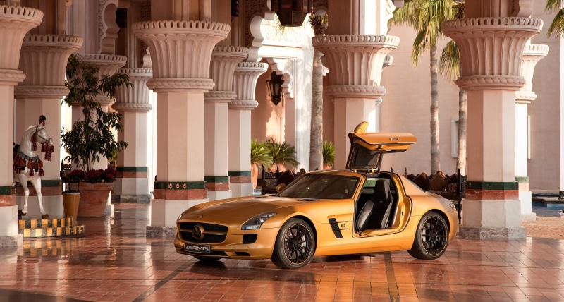 car, Dubai, Mercedes SLS, column, 2K, horse, Mercedes-Benz SLS AMG, Mercedes-Benz, sports car