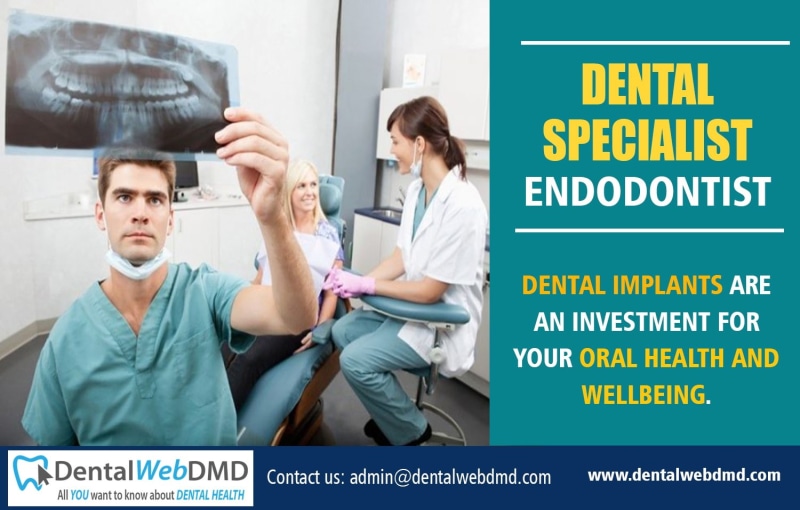 adult, Dental Specialist Endodontist, young men, western script, young adult, doctor, real people, two people, people, casual clothing, find an oral health professional