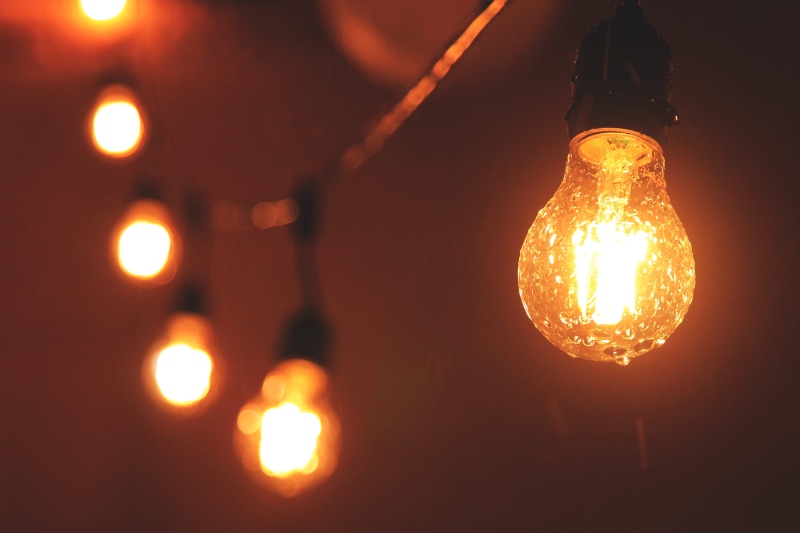 technology, light Bulb, various, Closeup, bulbs, power supply, close-up, hanging, light bulbs, 4K, lantern, focus on foreground, shot, electricity, backgrounds