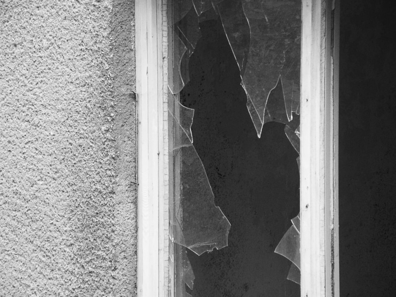 backgrounds, no People, built structure, weathered, Window, 2K, hole, crack, damaged, windowpane, abandoned, Glass, Broken, cracked, glass - material