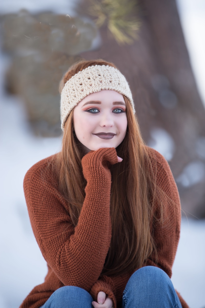 knit hat, front view, young adult, hat, lifestyles, natural, one young woman only, perfect, woman, women, one person, hair, brown, young, snow, hairstyle