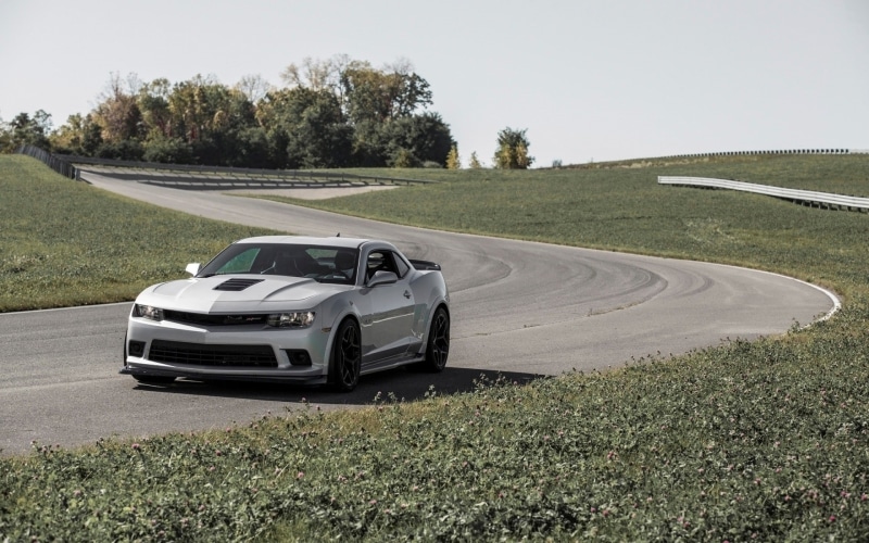 day, outdoors, no people, 1080P, Chevrolet, plant, Camaro, land, Chevrolet Camaro, field, Chevrolet Camaro Z28, green color, sky, grass, car, growth, mode of transportation