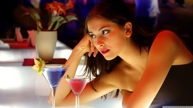 drinking, glass, martini glass, cocktail, happy hour, alcohol, nightclub, beautiful woman, face, food and drink, adult, model, young adult, 720P, bar counter