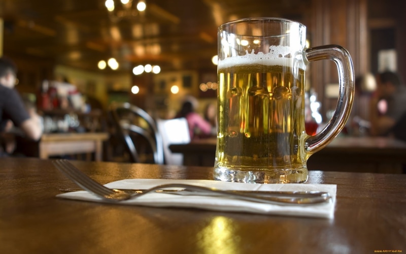 beer - alcohol, focus on foreground, no people, business, household equipment, freshness, frothy drink, alcohol, happy hour, beer glass, food and drink