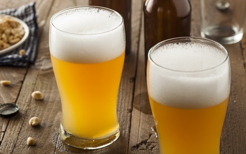 beer - alcohol, beer glass, wood - material, food and drink, alcohol, 1080P, indoors, happy hour, beer, household equipment, lager, close-up, still life